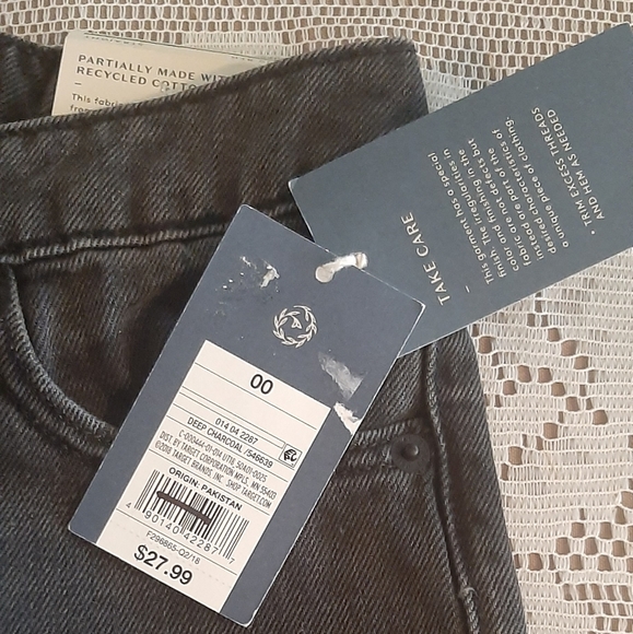 Women Jeans - Picture 4 of 4